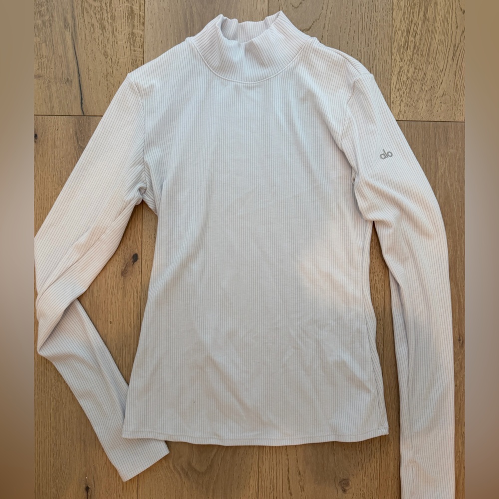 Alo Soft Ribbed Long Sleeve Top in Cream